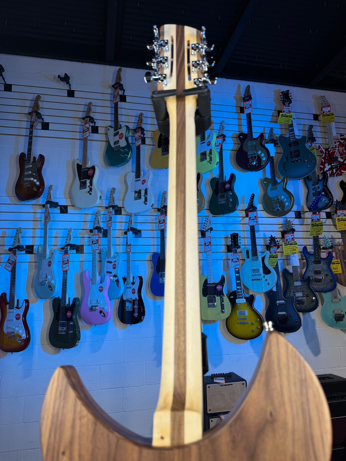 Rickenbacker 330/12 Walnut