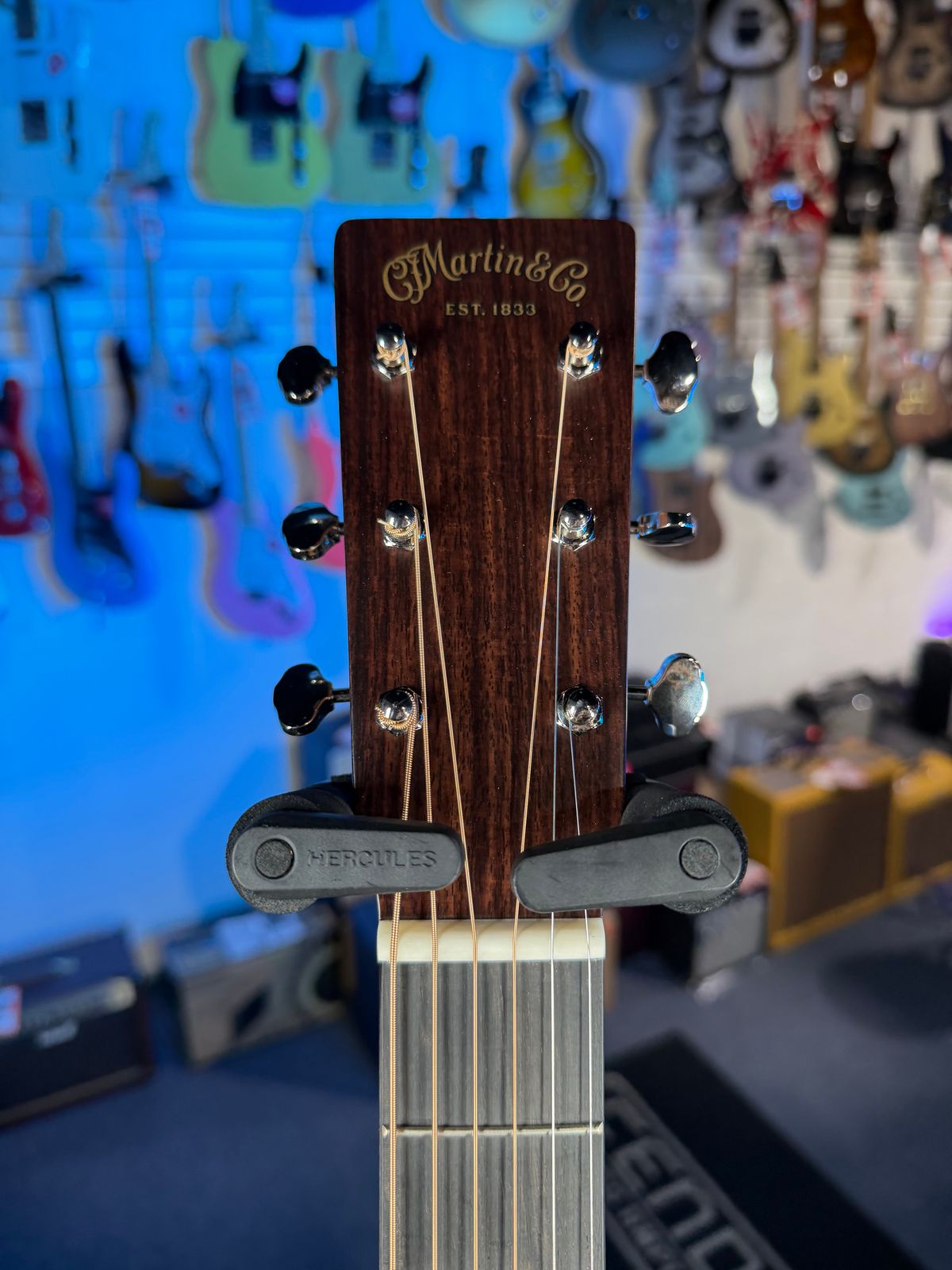 Martin 000-18 Standard Series Acoustic Guitar, Natural with Aging Toner