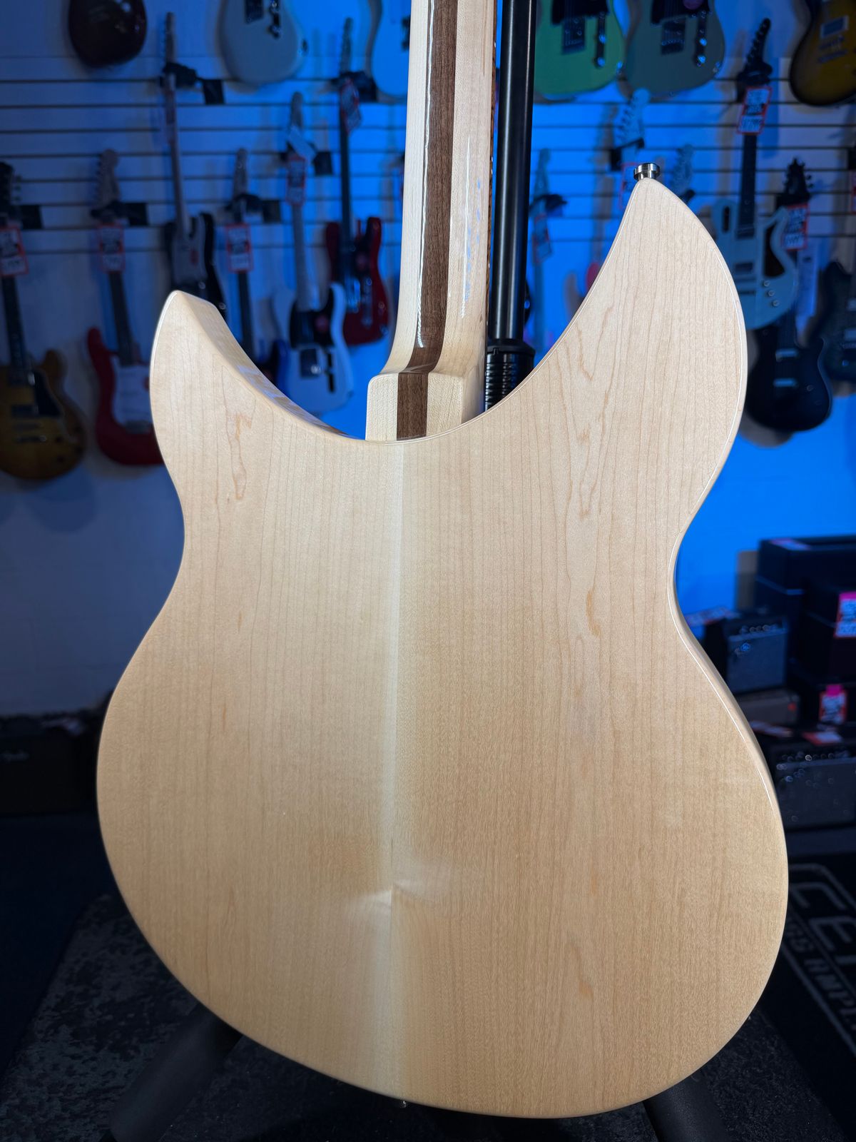 Rickenbacker 330/12 Mapleglo
