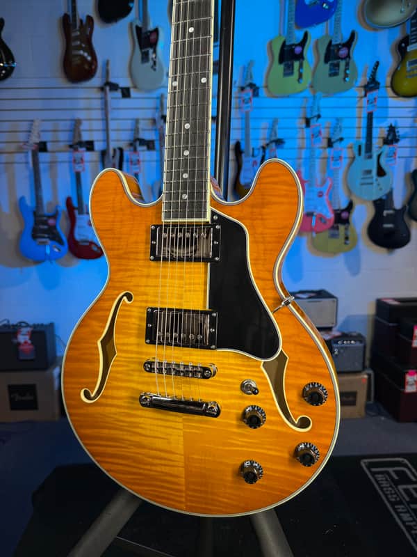 Eastman T484 Thinline Semi-Hollowbody Goldburst