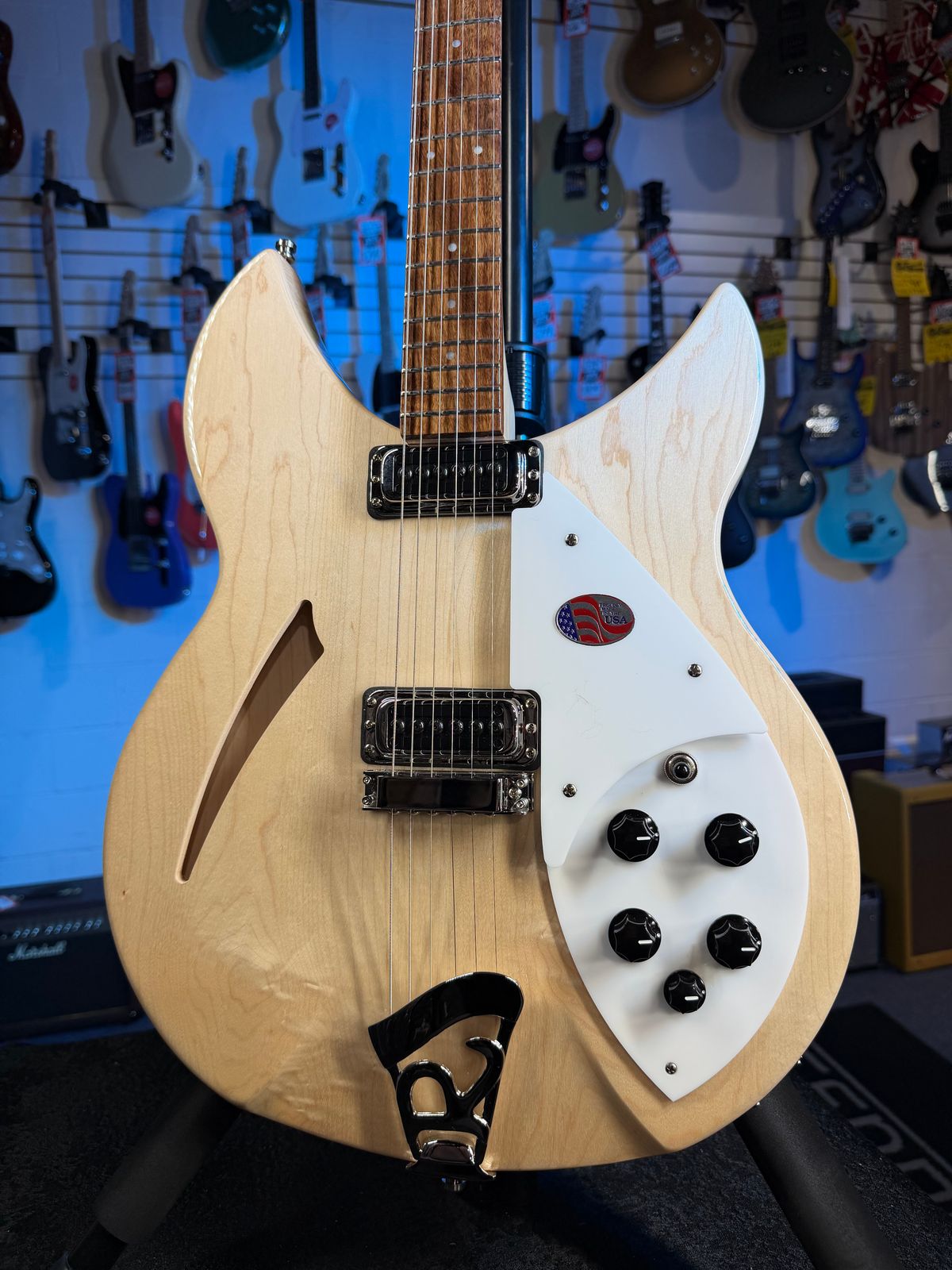 Rickenbacker 330 Mapleglo