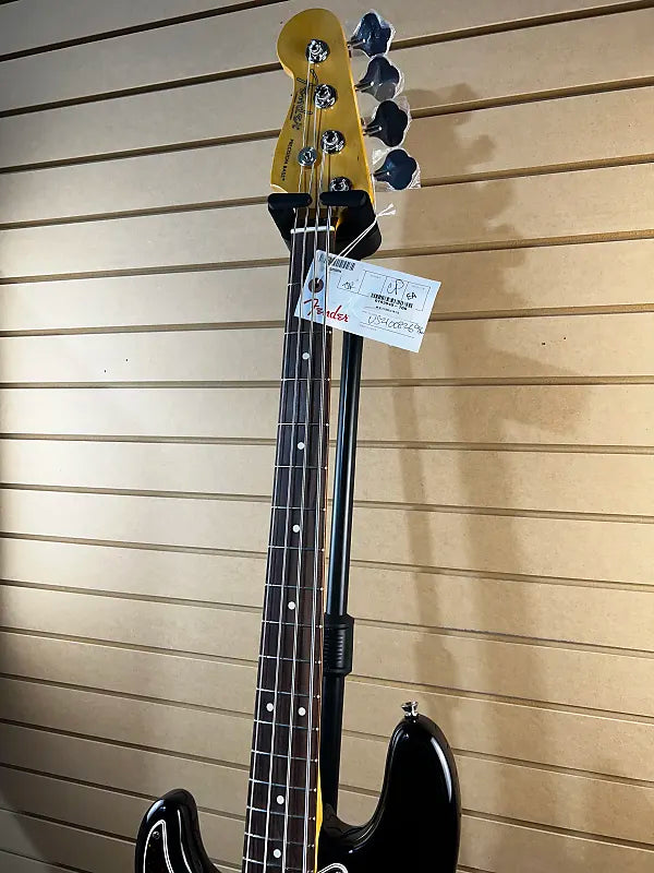 American Pro II Precision Bass Left-Handed - 3 Color Sunburst w/Rosewood Fingerboard #696