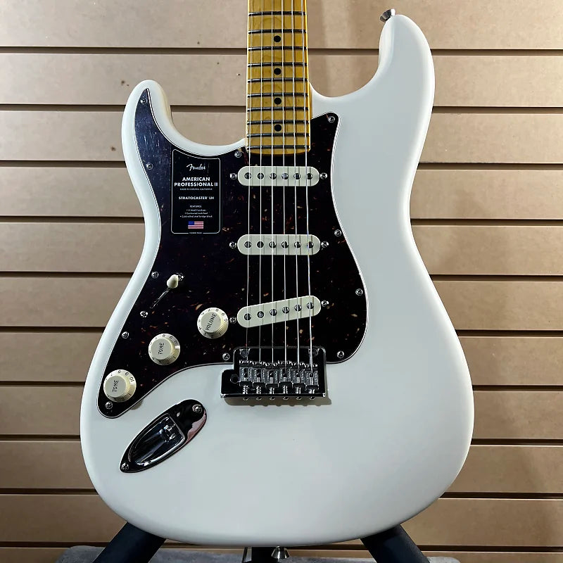 American Professional II Stratocaster Left-handed - Olympic White w/Maple Fingerboard #290