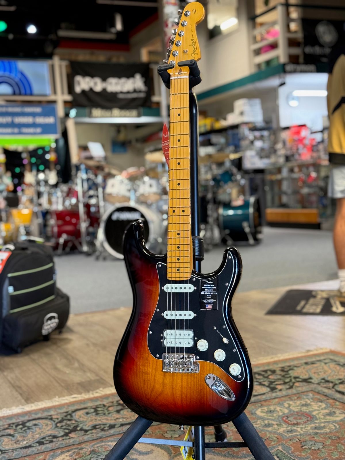 Fender American Professional Classic Stratocaster HSS, 3 Tone Sunburst