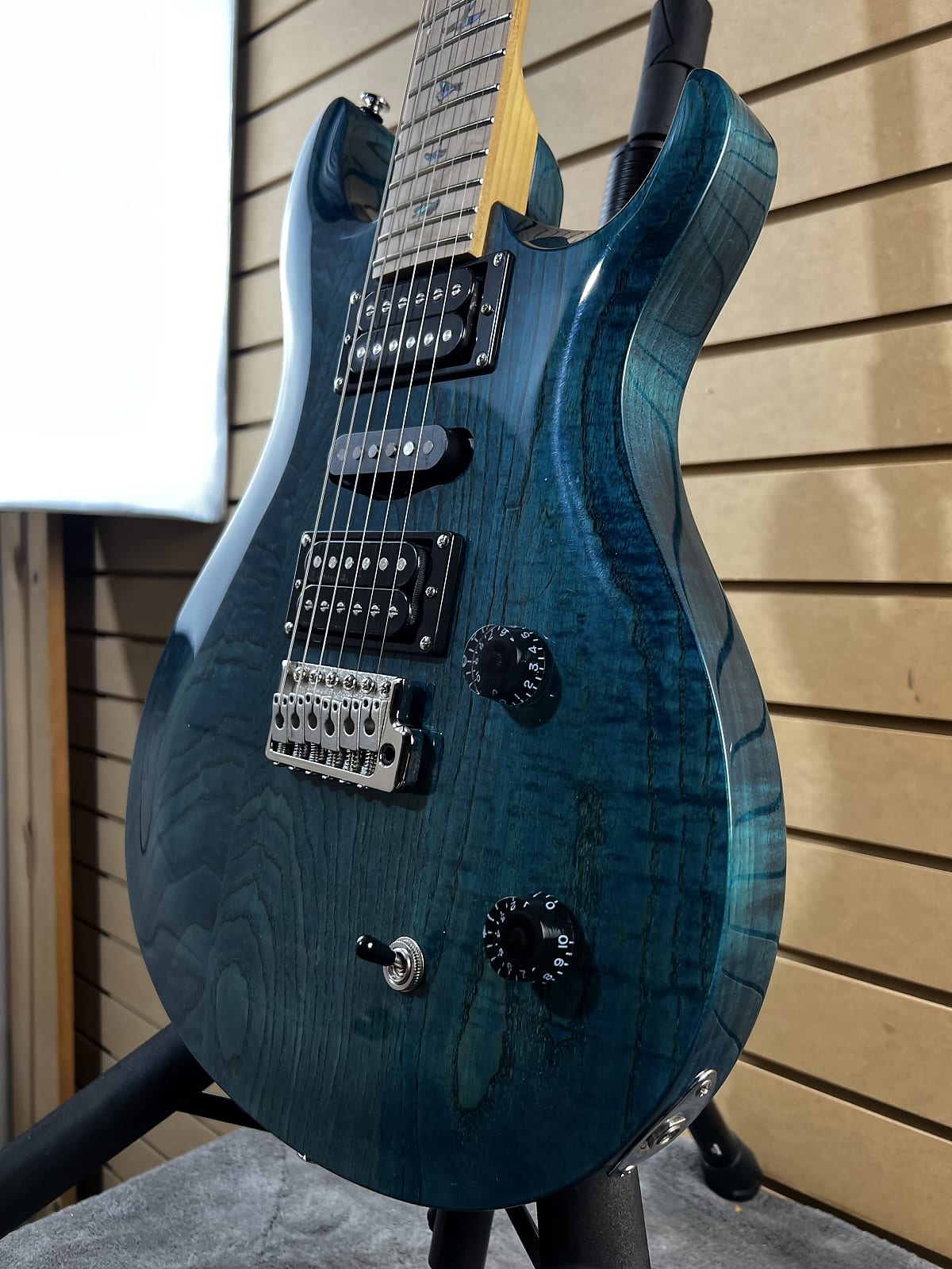 SE Swamp Ash Special Electric Guitar - Iris Blue #605