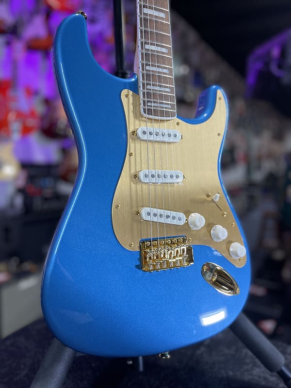 Squier 40th Anniversary Gold Edition Stratocaster - Lake Placid Blue *FREE PLEK WITH PURCHASE* 639