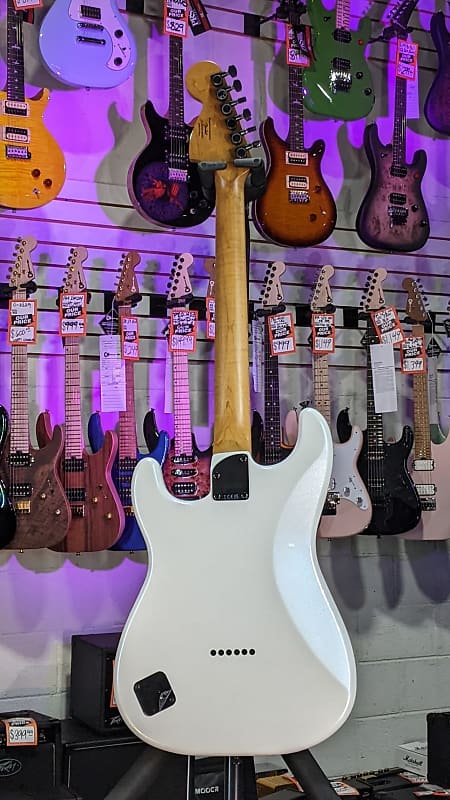 Squier Contemporary Stratocaster Special HT - Pearl White *FREE PLEK WITH PURCHASE* 395