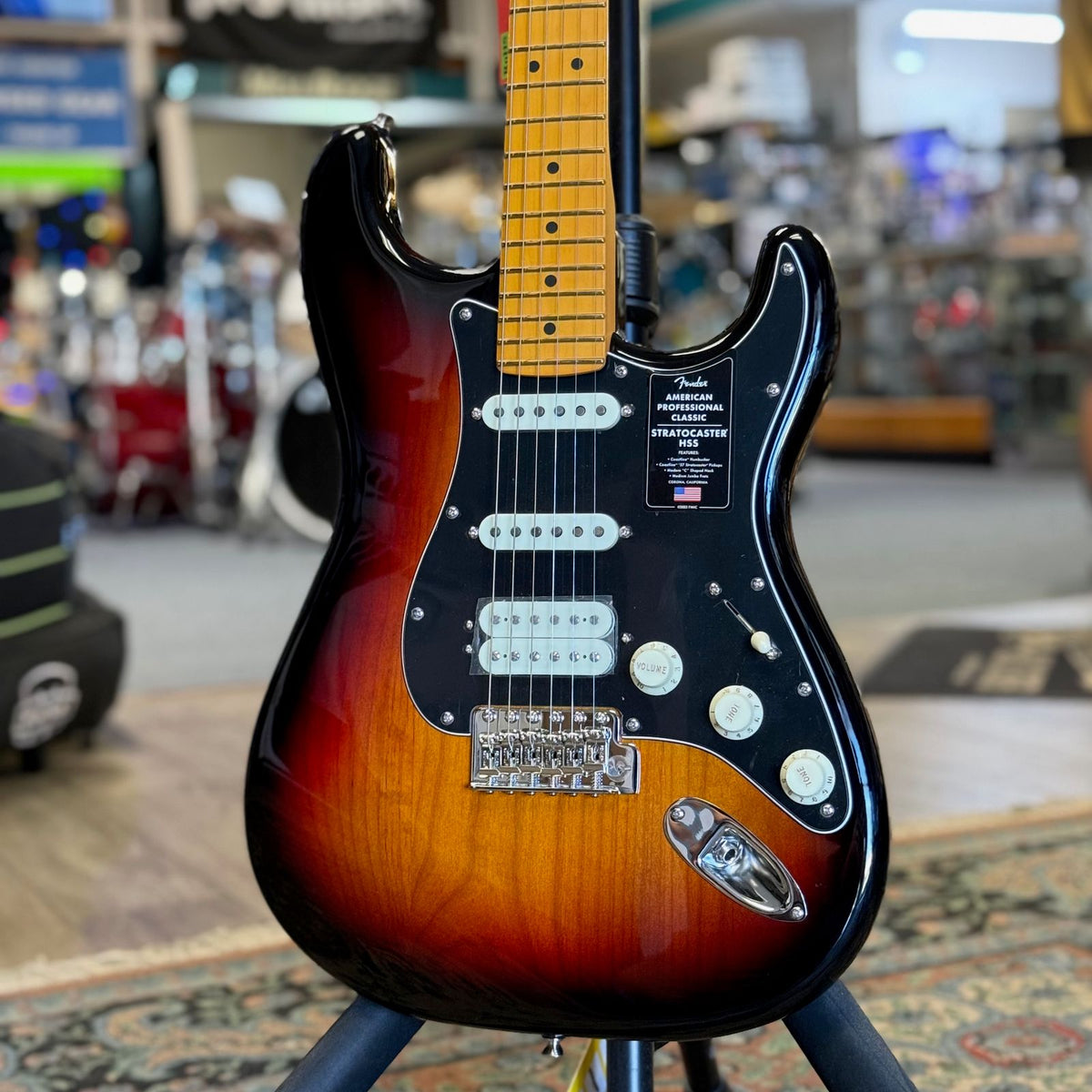 Fender American Professional Classic Stratocaster HSS, 3 Tone Sunburst