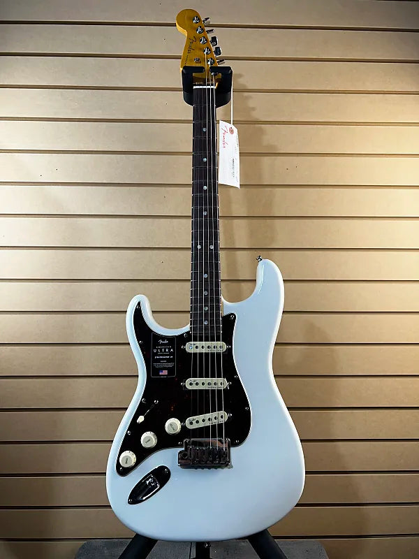 American Ultra Stratocaster Left-Handed - Arctic Pearl #301