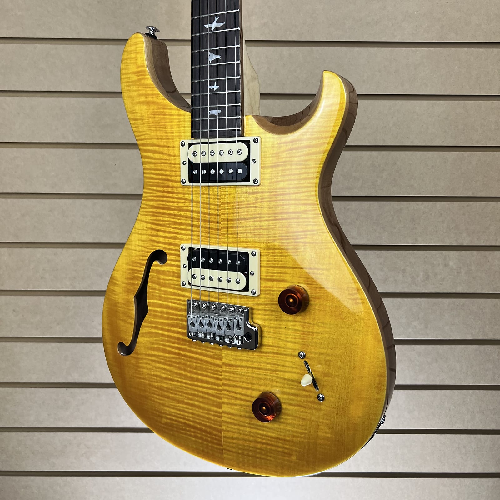 SE Custom 22 Semi-hollow Electric Guitar - Santana Yellow #351