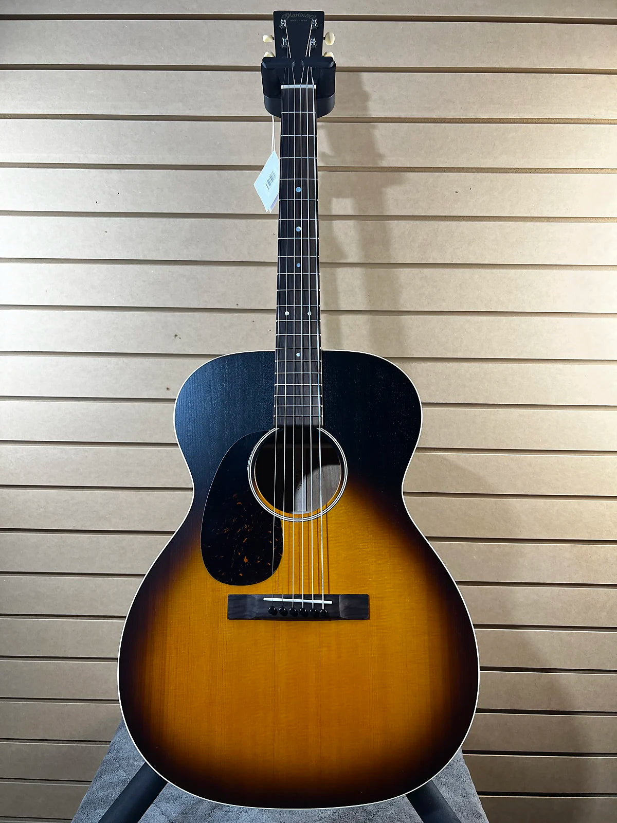 000-17 Left-Handed Acoustic Guitar - Whiskey Sunset Burst #976