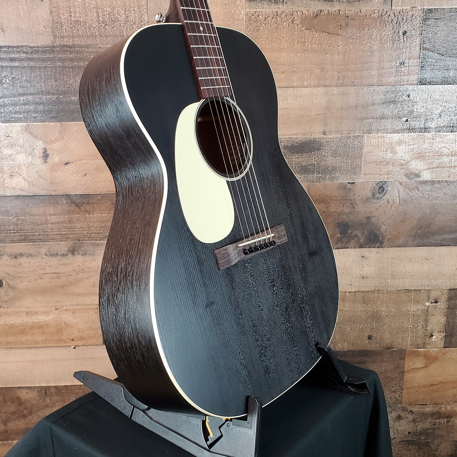 000-17E Acoustic/Electric, Black Smoke, Gig bag, Left-Handed, 491