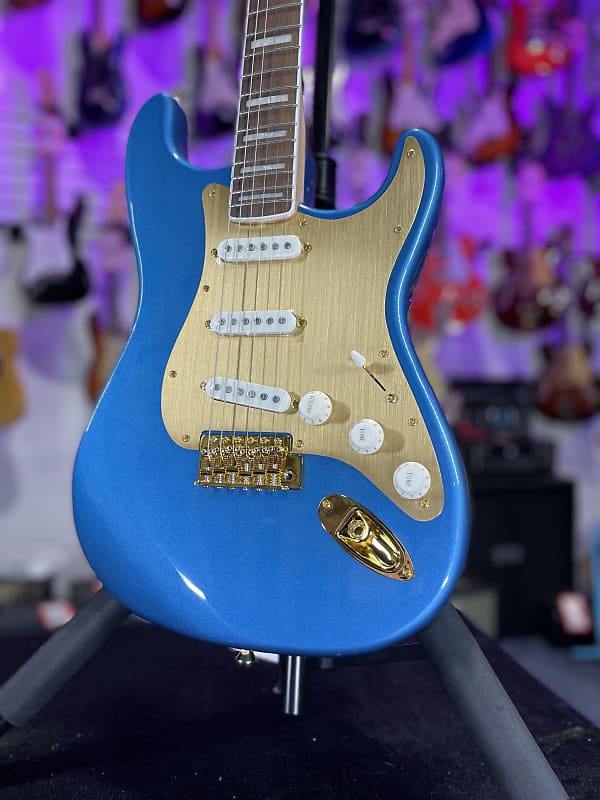 Squier 40th Anniversary Gold Edition Stratocaster - Lake Placid Blue *FREE PLEK WITH PURCHASE* 639