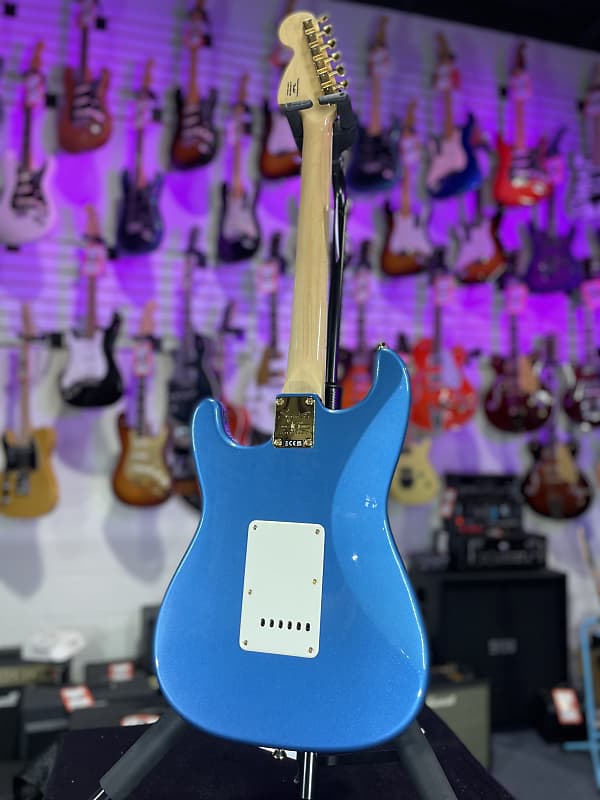 Squier 40th Anniversary Gold Edition Stratocaster - Lake Placid Blue *FREE PLEK WITH PURCHASE* 639