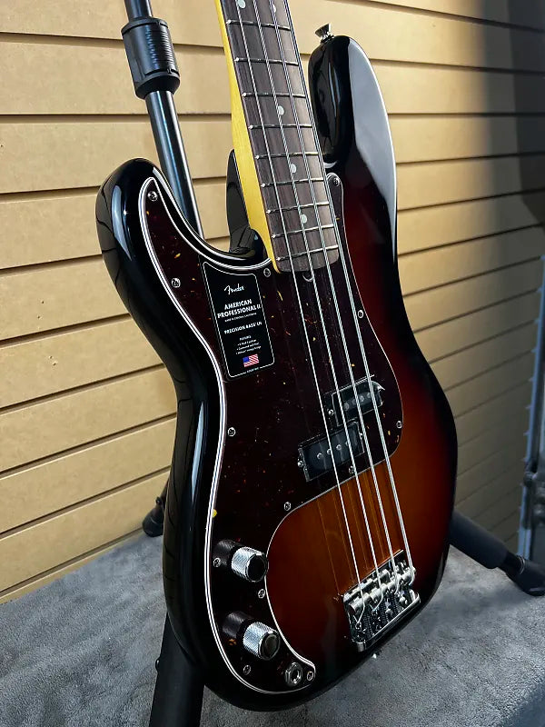 American Pro II Precision Bass Left-Handed - 3 Color Sunburst w/Rosewood Fingerboard #696