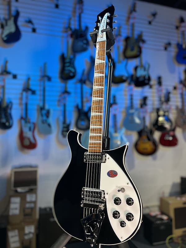 New Rickenbacker 620 Jetglo Electric Guitar wOHSC Auth Dealer Free Ship 620FG 716