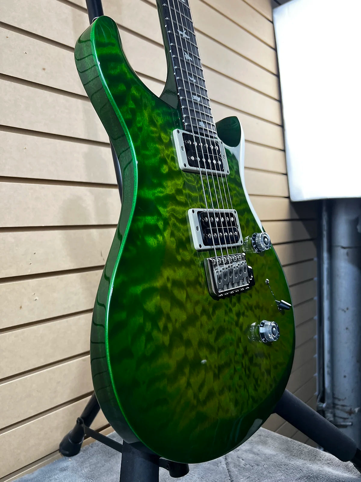 S2 Custom 24 - C&M Exclusive Eriza Verde Quilt Top w/Ebony Board #514