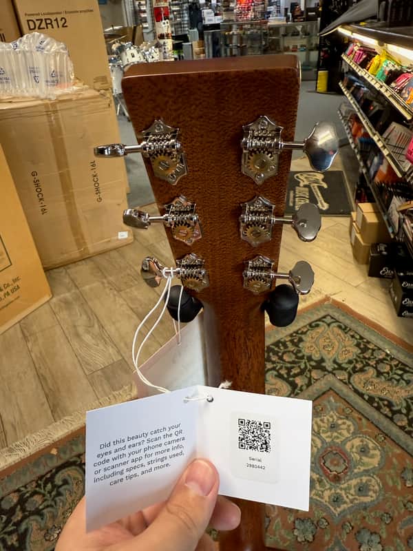 Martin 000-17, Acoustic Guitar & Hard Case #442