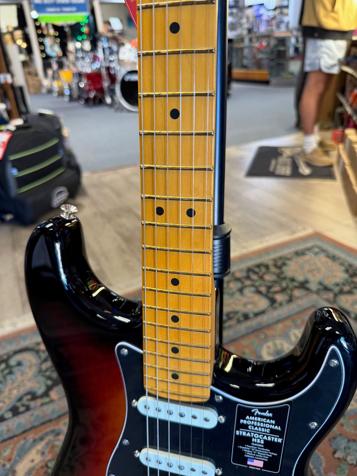 Fender American Professional Classic Stratocaster HSS, 3 Tone Sunburst
