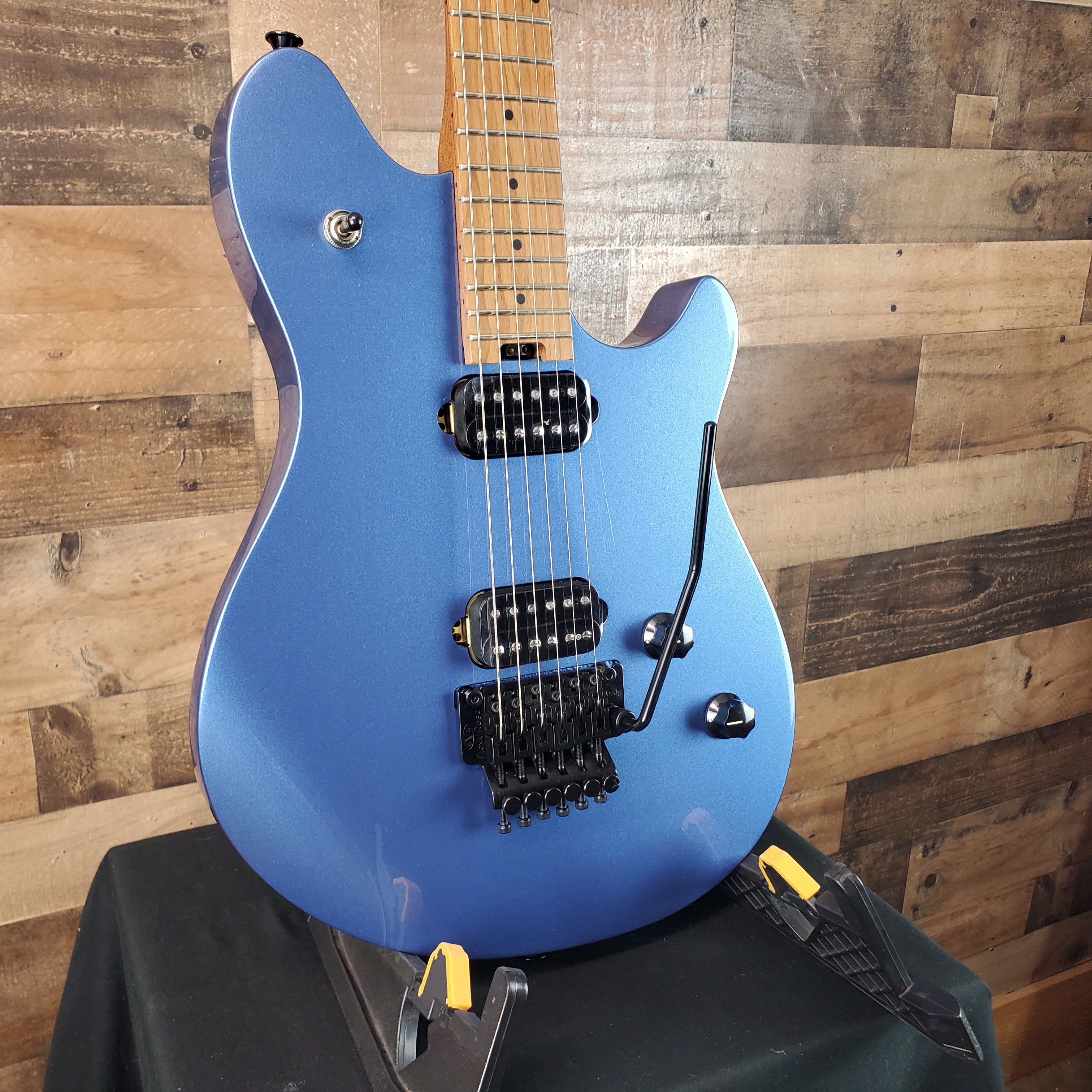 EVH Wolfgang Standard - Pelham Blue #539