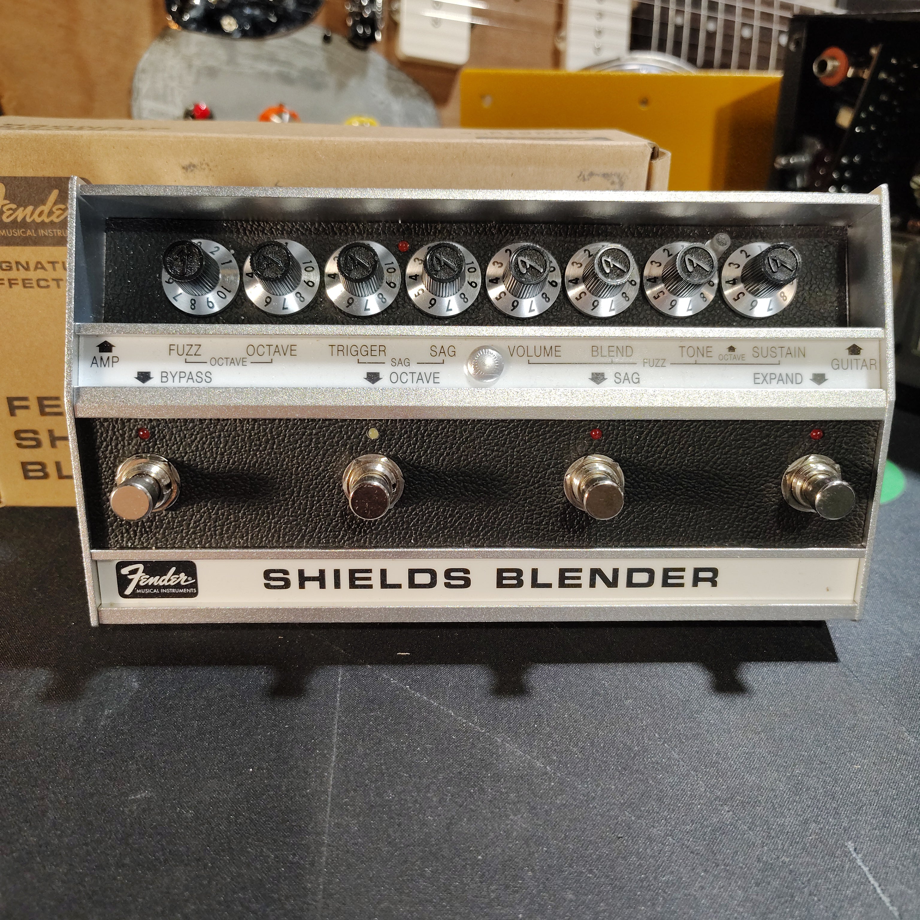 FENDER SHIELDS BLENDER FUZZ / OCTAVE