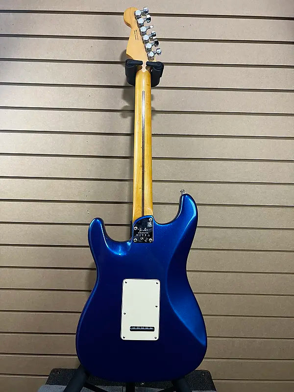 American Ultra Stratocaster - Cobra Blue w/Maple Fretboard #501