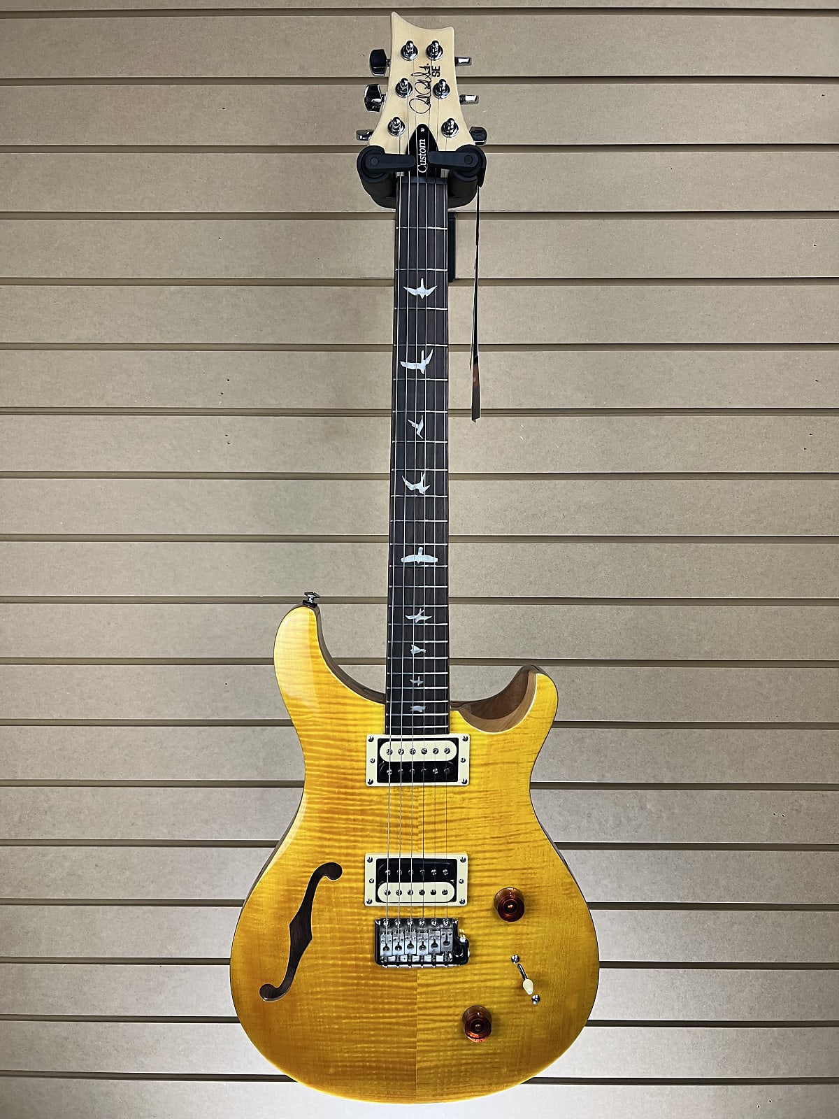 SE Custom 22 Semi-hollow Electric Guitar - Santana Yellow #351