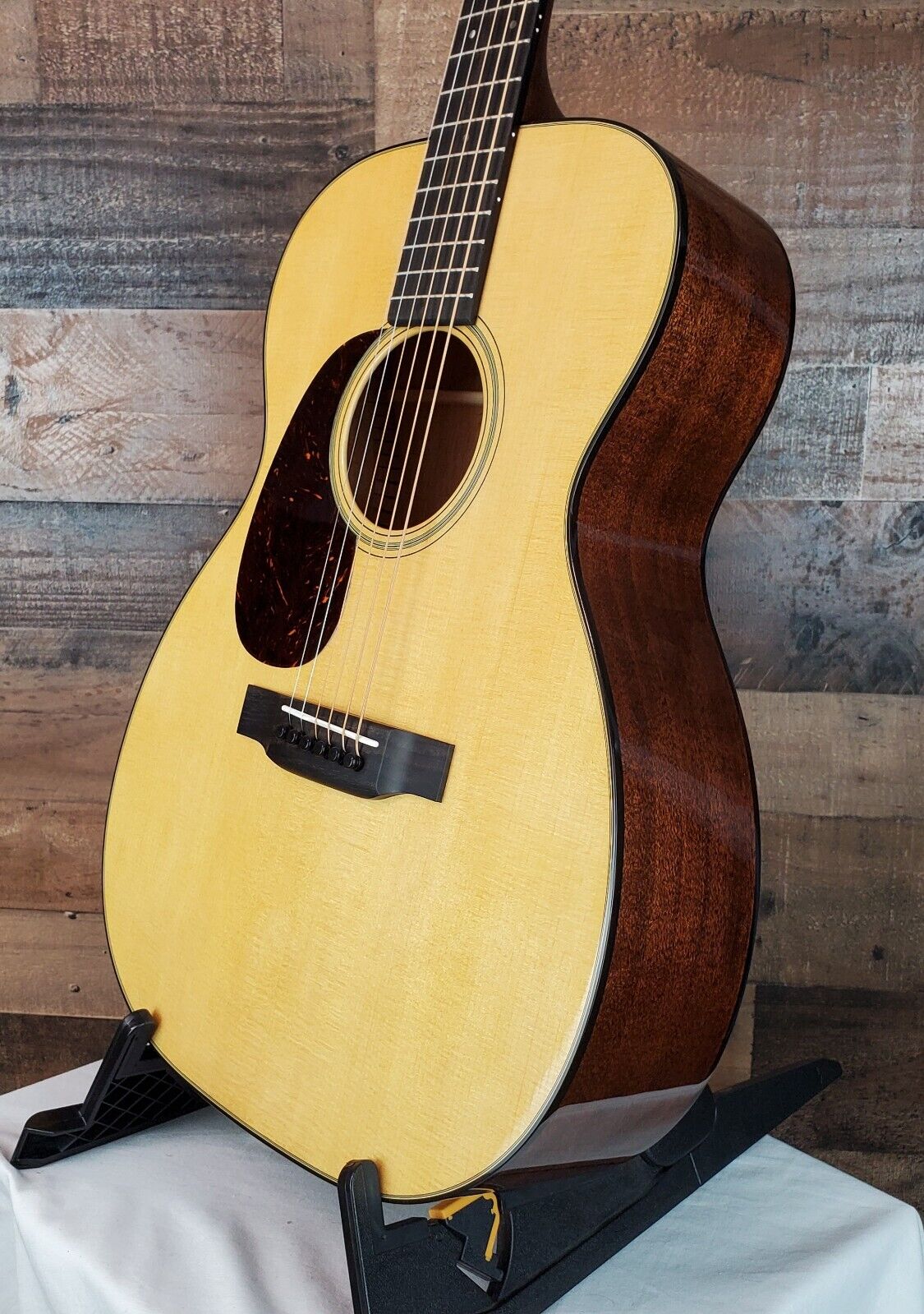 Martin 0018L 00-18L Lefty, Left Handed, Natural, Hard Case, 721
