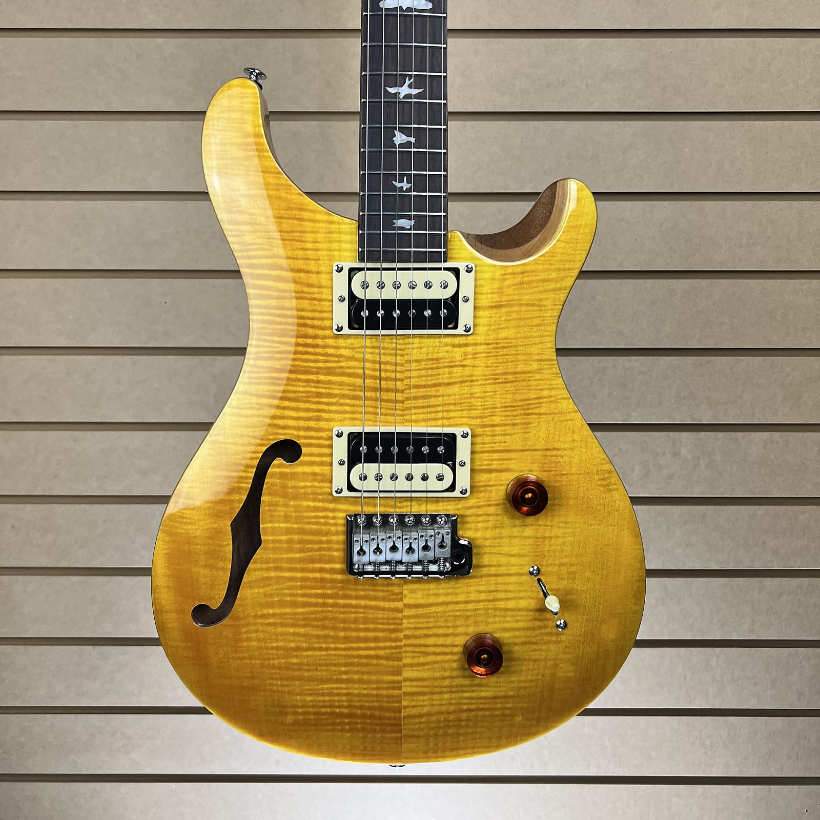 SE Custom 22 Semi-hollow Electric Guitar - Santana Yellow #351