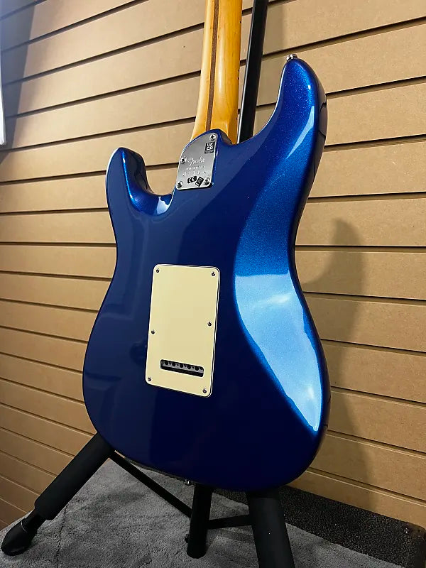 American Ultra Stratocaster - Cobra Blue w/Maple Fretboard #501