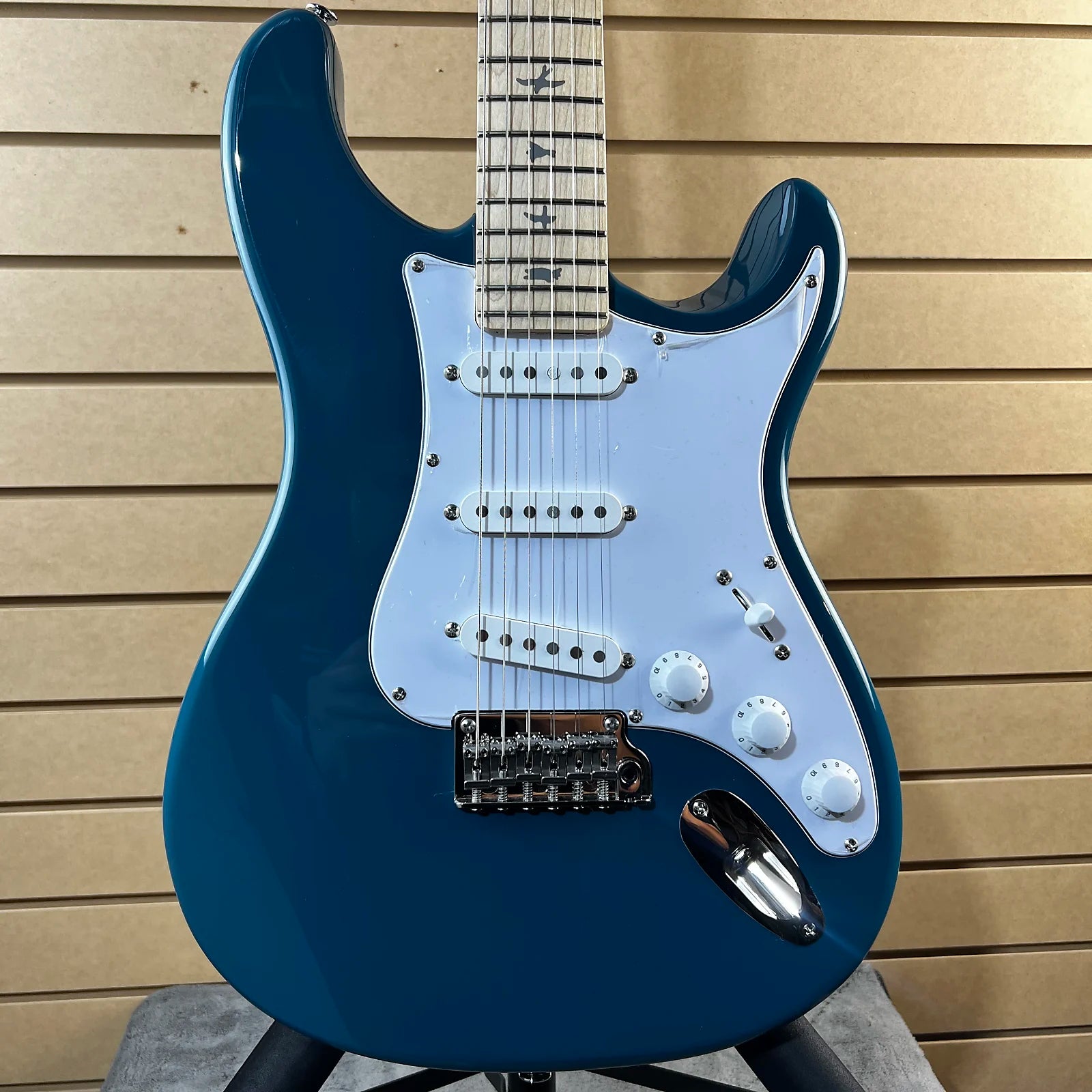 SE Silver Sky Electric Guitar - Nylon Blue #313