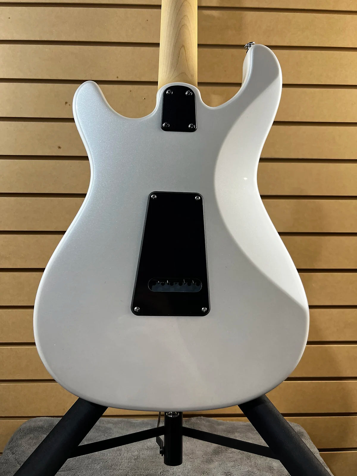 SE NF 3 Electric Guitar - Pearl White with Maple Fingerboard #957