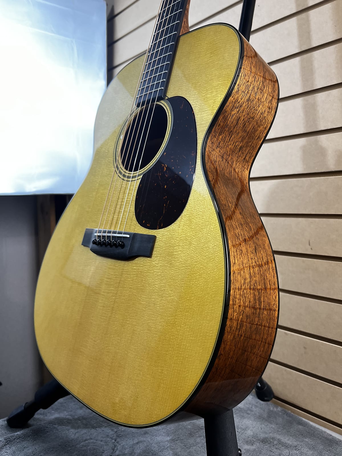 000-18 Acoustic Guitar - Natural #165