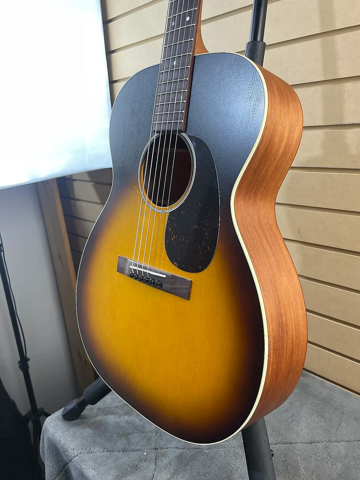 000-17 Acoustic Guitar - Whiskey Sunset #767