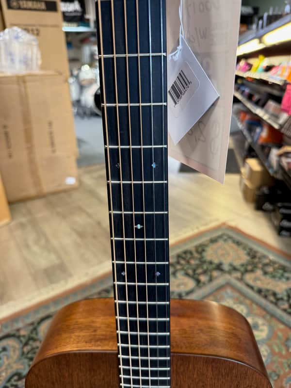 Martin 000-17, Acoustic Guitar & Hard Case #442