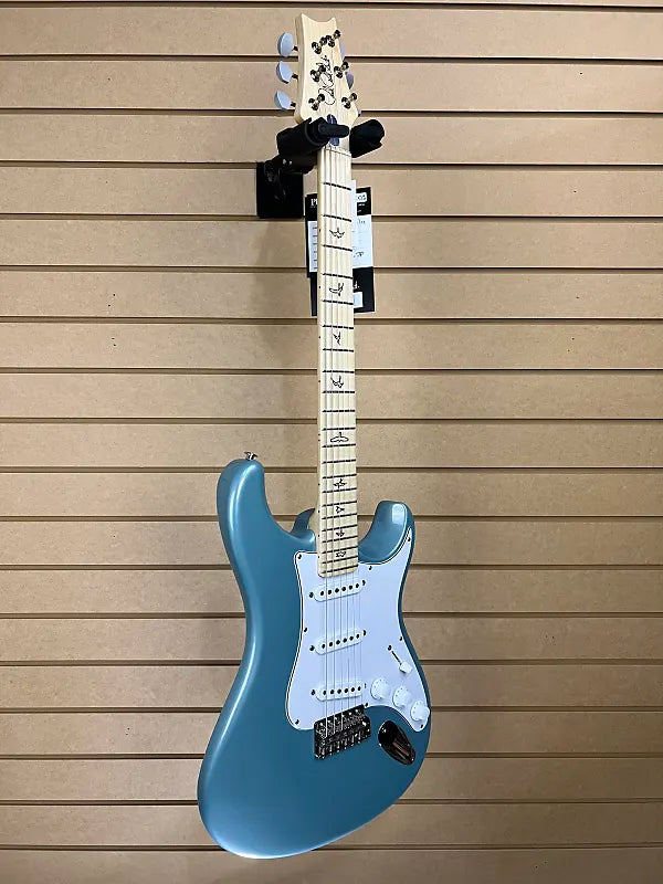 Silver Sky Electric Guitar - Polar Blue with Maple Fingerboard #920