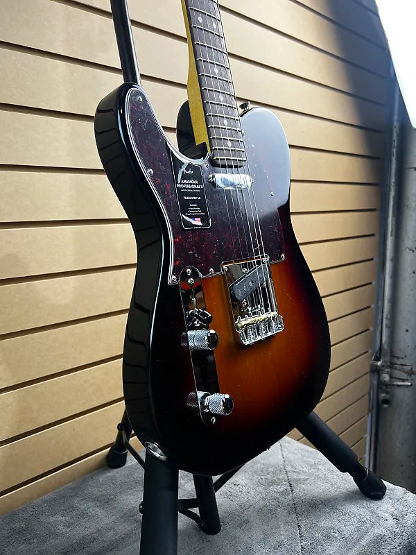 American Professional II Telecaster Left-Handed - 3-color Sunburst w/Rosewood Fretboard #811