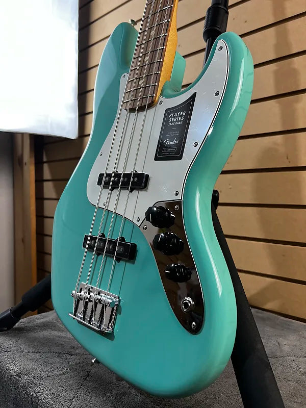 Player Jazz Bass - Sea Foam Green with Pau Ferro Fingerboard #698