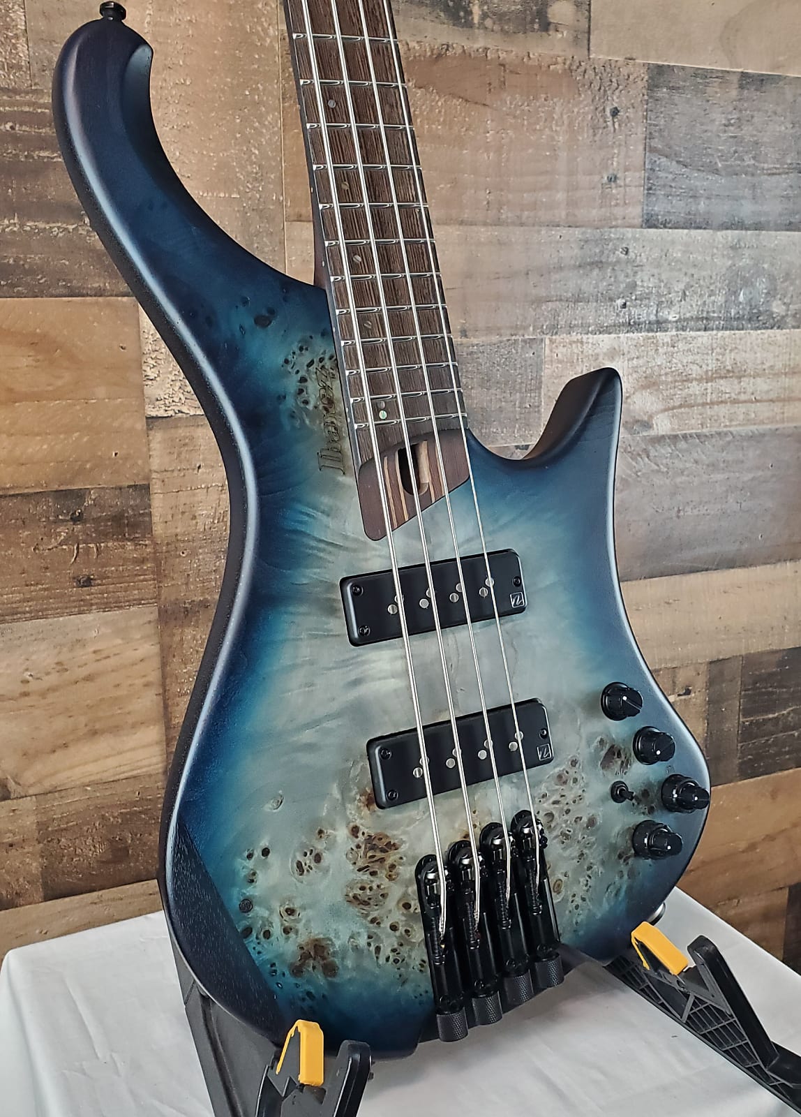 Ibanez EHB1500CTF, Cosmic Blue Starburst Flat, Gig Bag, 784