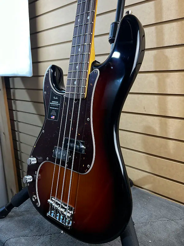 American Pro II Precision Bass Left-Handed - 3 Color Sunburst w/Rosewood Fingerboard #696