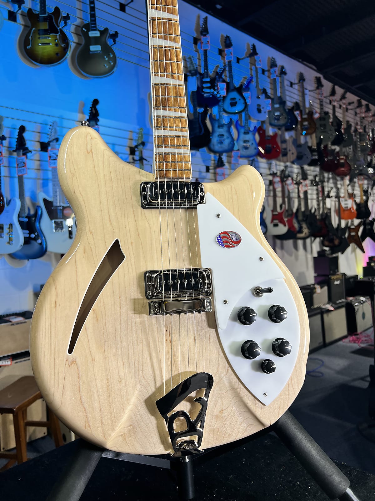 New Rickenbacker 360 Mapleglo Electric Guitar w/ OHSCase, Free Ship, Auth Dealer 360MG 770
