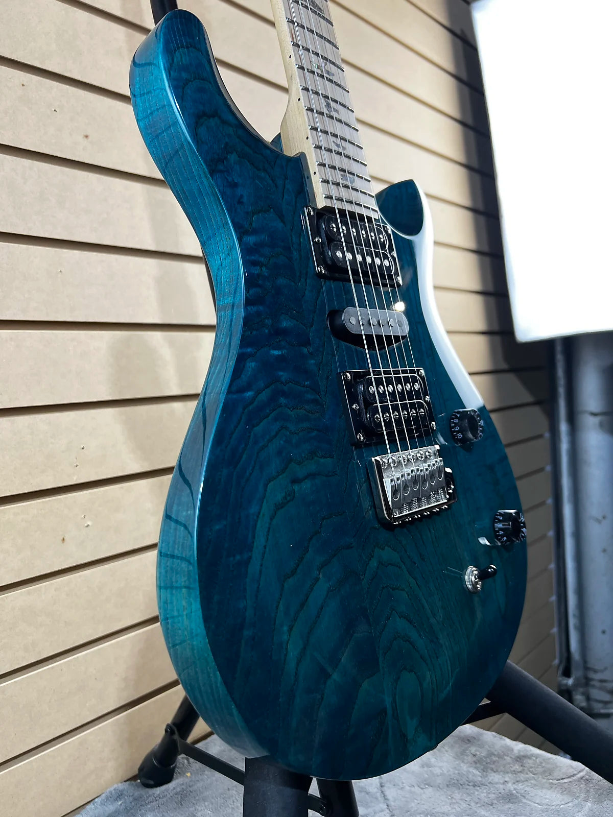 SE Swamp Ash Special Electric Guitar - Iris Blue #605