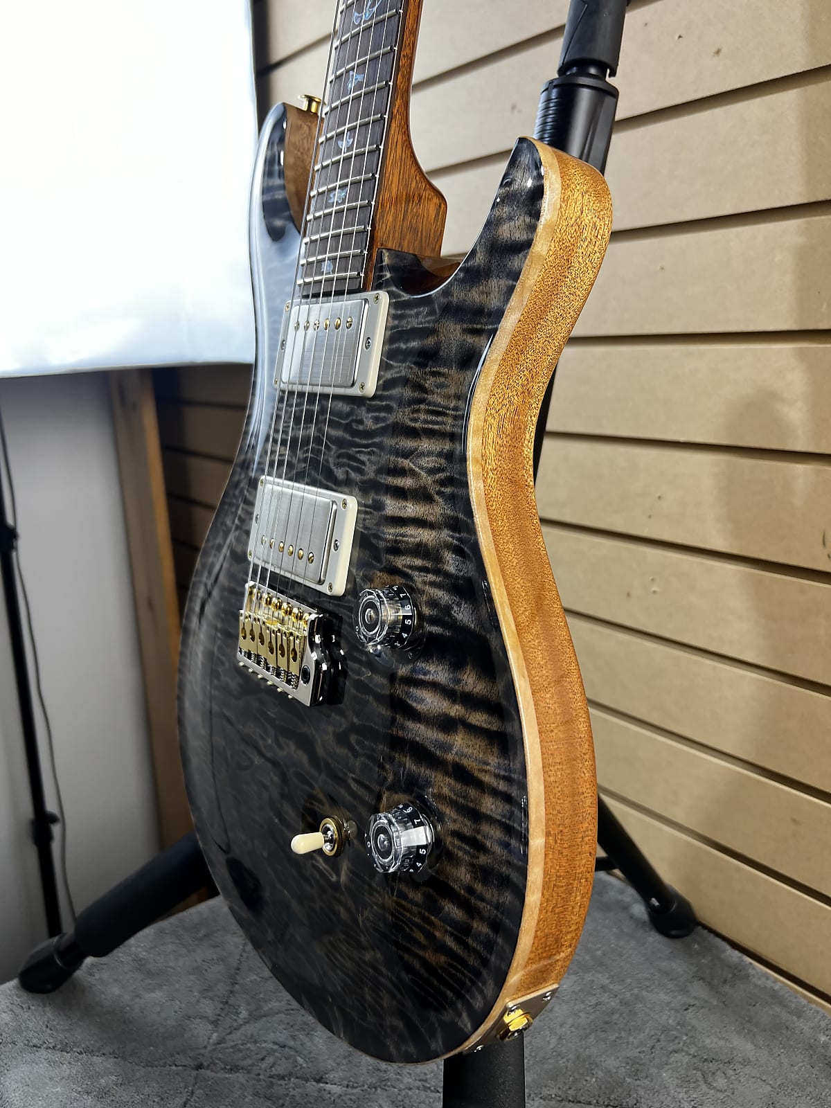 Wood Library Custom 24 Electric Guitar 10-Top - Quilted Charcoal #295