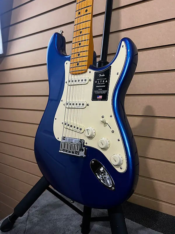 American Ultra Stratocaster - Cobra Blue w/Maple Fretboard #501