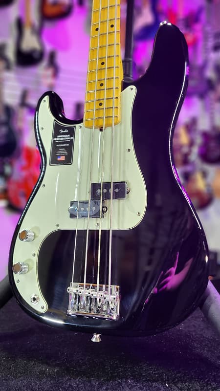 Fender American Professional II Precision Bass Left-handed Black Maple Fingerboard *FREE PLEK WITH PURCHASE*! 590