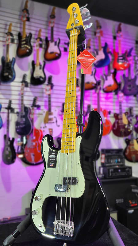 Fender American Professional II Precision Bass Left-handed Black Maple Fingerboard *FREE PLEK WITH PURCHASE*! 590