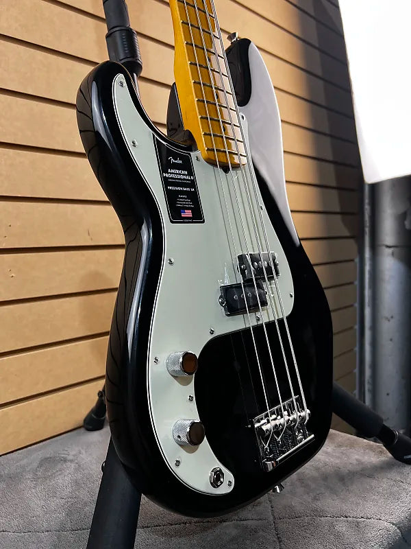 American Professional II Precision Bass Left-Handed - Black w/ Maple Fingerboard #107