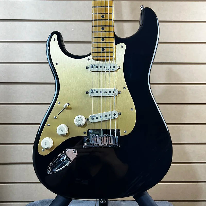 American Ultra Stratocaster Left-Handed - Texas Tea #569