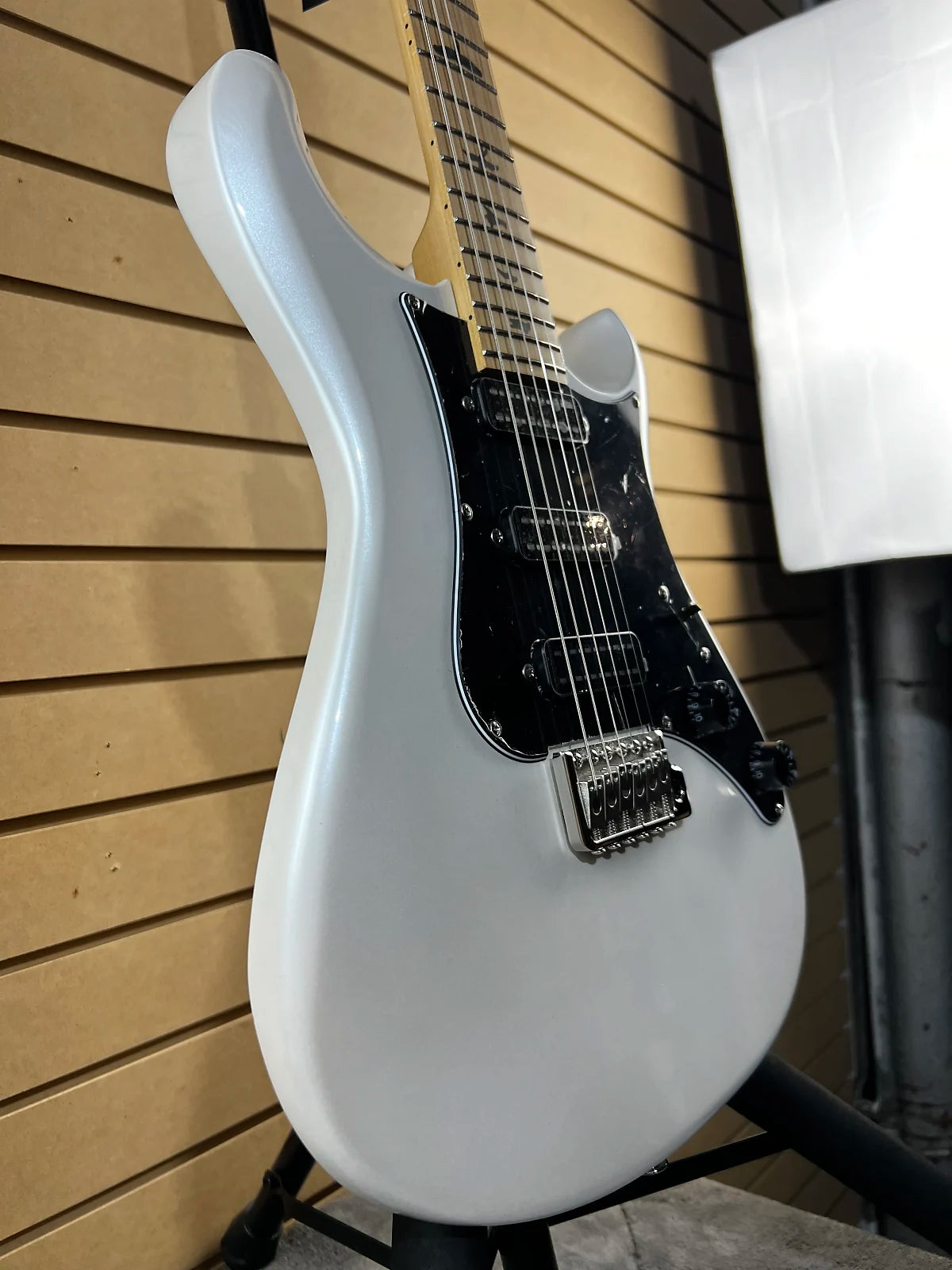 SE NF 3 Electric Guitar - Pearl White with Maple Fingerboard #957